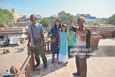 Jodhpur guide explaining