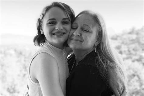 The Enthralling Tale of Joey King's Roots: Tracing the Exemplary Parents Who Helped Shape Her Success