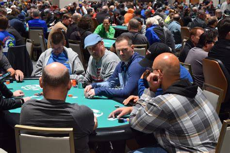 Joining a Poker Community