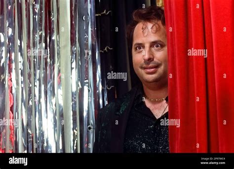 From SNL Star to Serenading Sweetheart: The Romantic Tale of Jon Lovitz, the Enchanting Wedding Singer