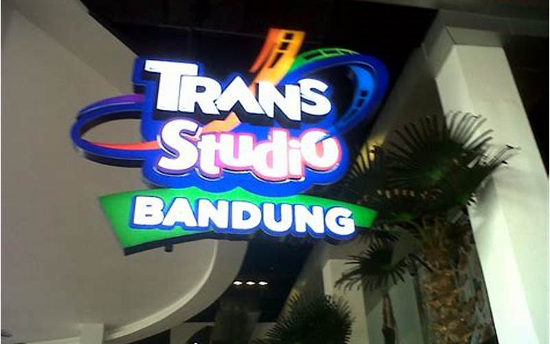 Judul 2: Trans Studio Bandung