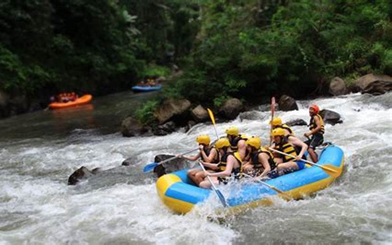 Judul 4: Rafting Di Balian River