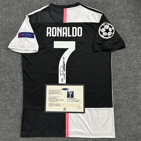 Juventus & Beyond Signature