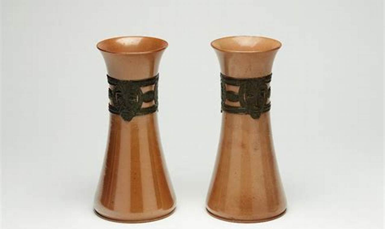 KIA Ceramics Vases