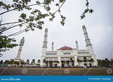 Inilah Agama Terbanyak yang Dianut di Kalimantan, Kamu Wajib Tahu!