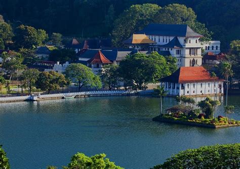 Kandy lake