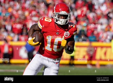 The Unstoppable Force: The Kansas City Chiefs Running Backs That’ll Leave You in Awe