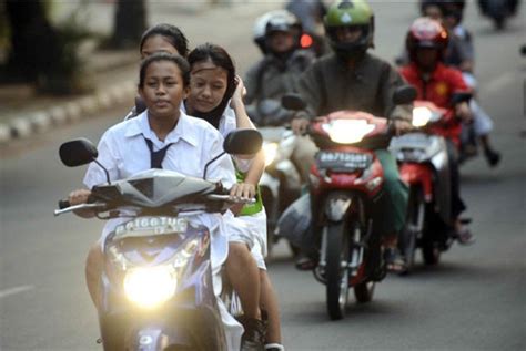Tak Miliki SIM, Pelajar Dilarang Kendarai Motor Tribrata News Jawa Tengah