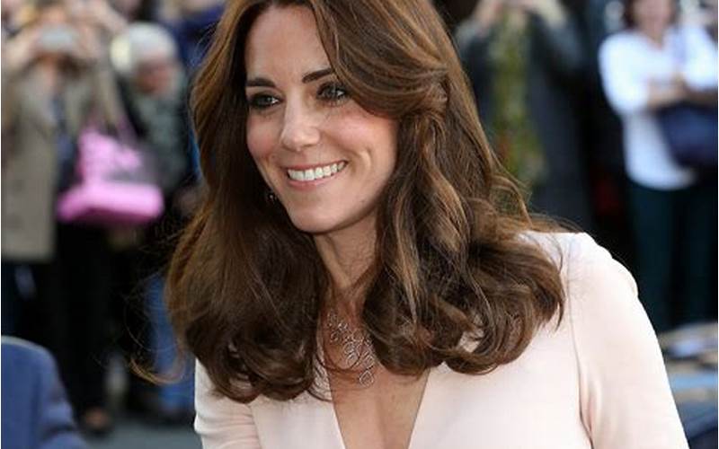 Kate Middleton'S Monochrome Look