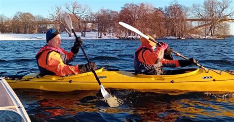 Kayak de invierno por el centro de Estocolmo