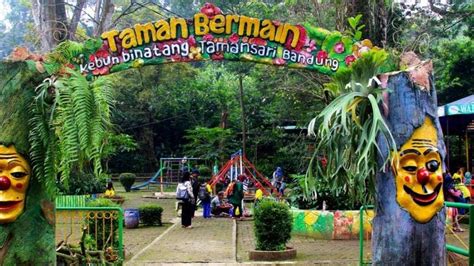 Kebun Binatang di Taman Labirin Bandung