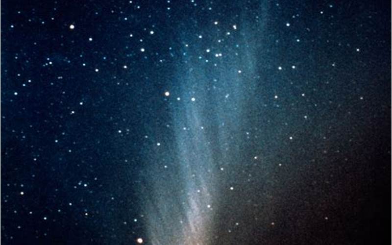 Keindahan Komet West