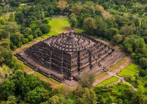 Keindahan dan Identitas Budaya Candi Borobudur