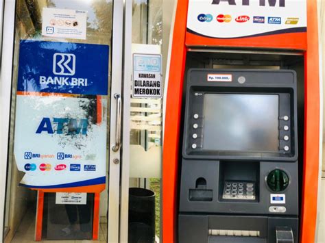 Kelebihan dan Kekurangan Menggunakan ATM Alfamart