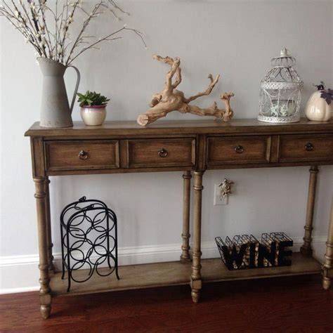 Kelly Clarkson Entry Table
