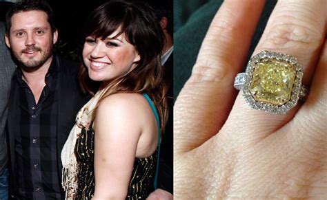 Sparkling Spectacle: The Unveiling of Kelly Clarkson's Dazzling Wedding Ring