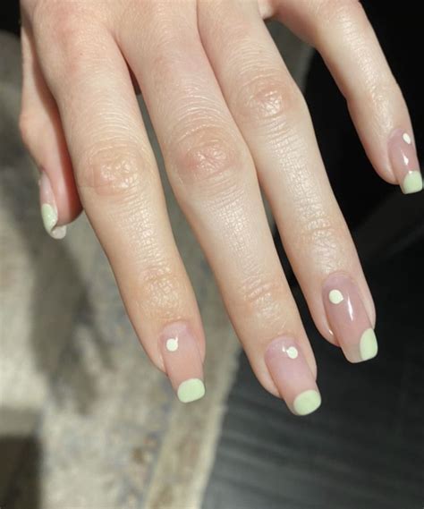 Kendall Jenner Chrome Nails: The Latest Trend In Nail Art