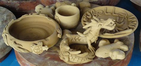 Kerajinan Keramik Merupakan Karya Kerajinan Yang Menggunakan Bahan Baku Dari