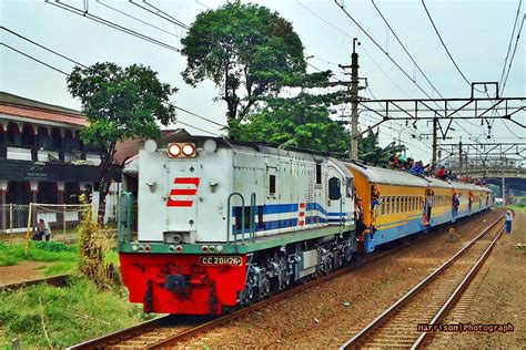 Kereta Api Lokal Cirebon - Cikampek