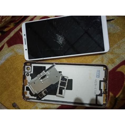 Gambar 3: Kerusakan LCD TS VIVO