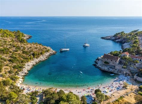 Keunikan Geografis Kroasia - Pesisir Pantai dan Pulau cantik Pulau Hvar