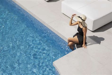 Key Factors When Evaluating Pool Paint Companies
