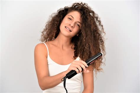 Key Features to Look For in the Best Flat Iron for Curly Hair