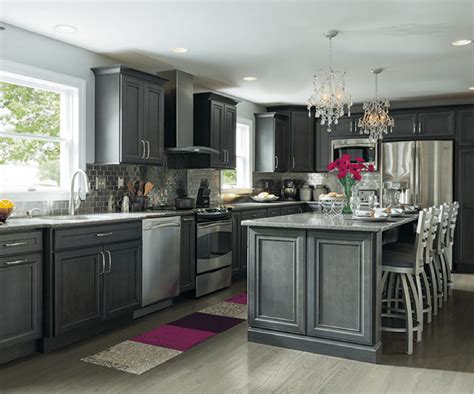 Go Green With These Beautiful Kitchen Colors