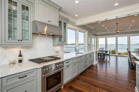 Transform Your Kitchen with Breathtaking Cabinets: Ocean View De's Finest Selections