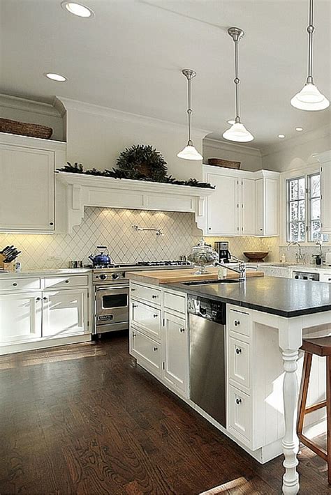 White Transitional Kitchen Mantoloking New Jersey by Design Line Kitchens