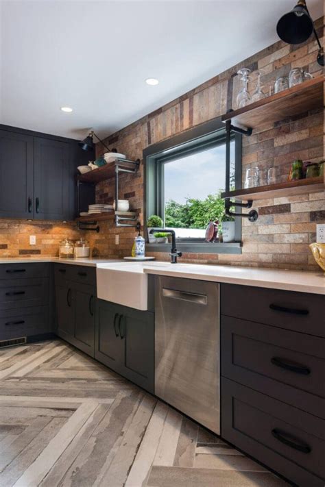 25+ Dark Kitchen to Inspire