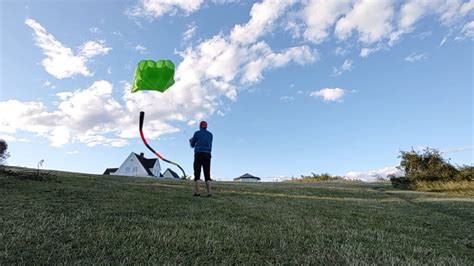 Kite Tail Stability