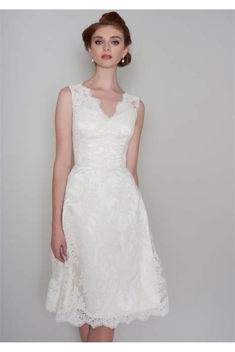 Stunning Knee Length Wedding Dresses for the Modern Bride: A Guide to Finding Your Perfect Dress