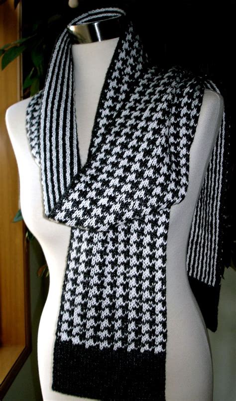 Knitted Houndstooth Pattern