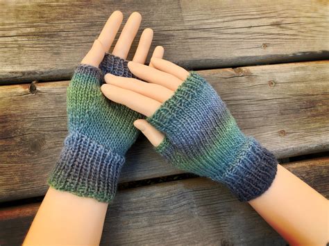 Knitting Pattern For Fingerless Gloves Free