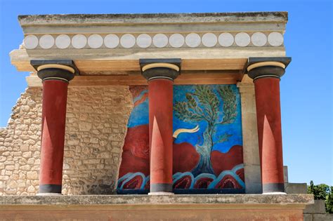 Knossos Palace History