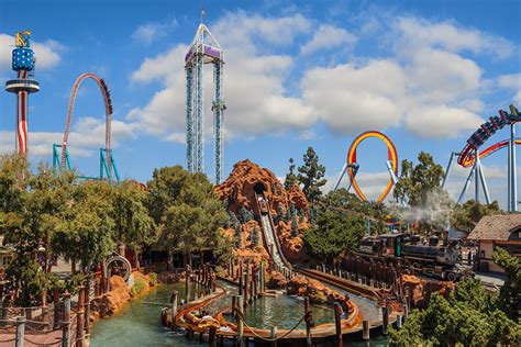 Knotts Berry Farm Busy Days