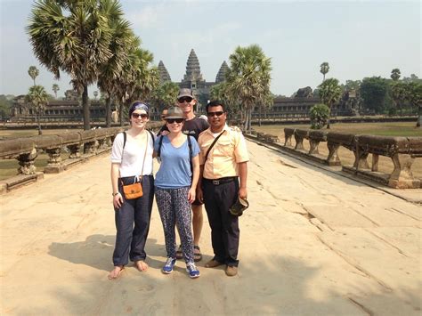 Knowledgeable Tour Guide Angkor