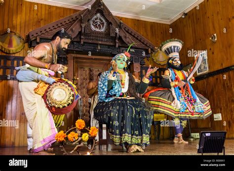 Kochi Tour Review: Kathakali & Optional Dinner – Is It Worth It?