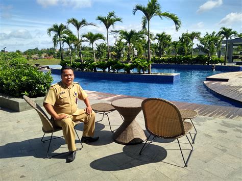 Kolam Renang Hotel Santika Palembang