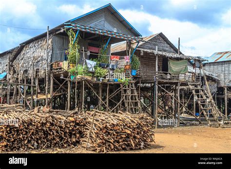 Kompong Pluk Houses