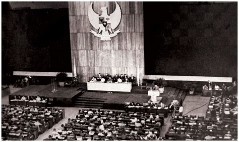 Konflik internal Konstitusi ris 1945