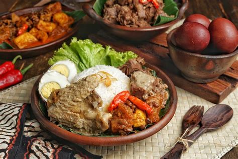 Kuliner Tradisional Nusantara: Resep Gudeg Jogja Yang Menggoda Selera