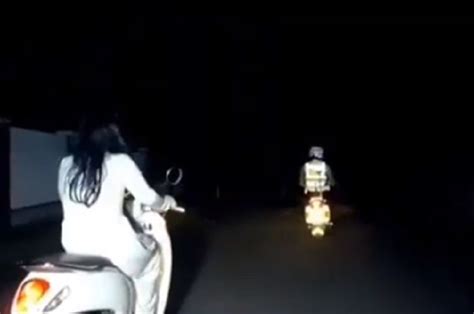 Kuntilanak Naik Motor