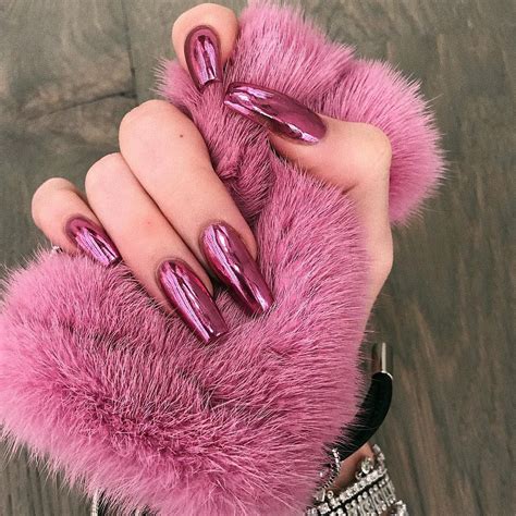 Kylie Jenner Nails Pink Chrome: The Perfect Nail Trend For 2023