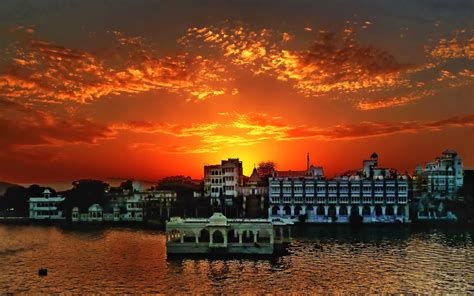 Lake Pichola sunset
