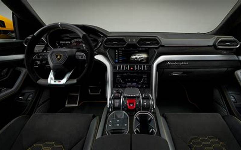 Lamborghini Urus Interior