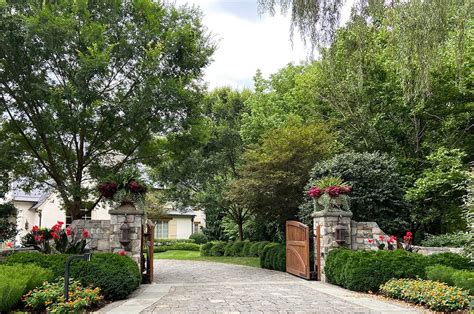 Landscape Design Driveway Entrance