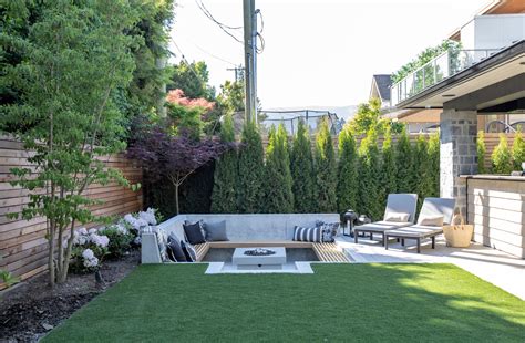 Landscape Ideas For Flat Backyard