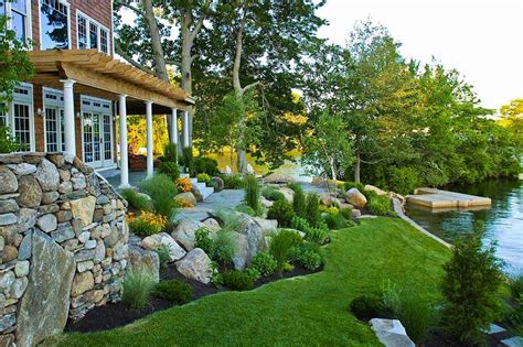 Transform Your Lakefront with These Stunning Landscaping Ideas